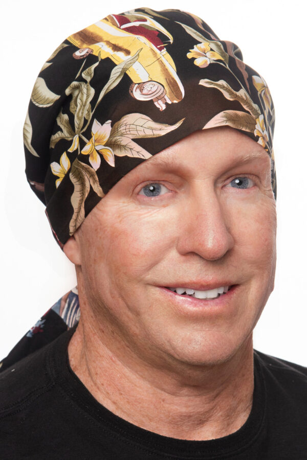 Black Scrub Cap with Classic Cars and Tropical Background